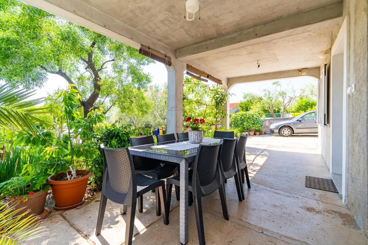 Apartments And Rooms With Parking Space Skrbcici, Krk - 21231 Guest house